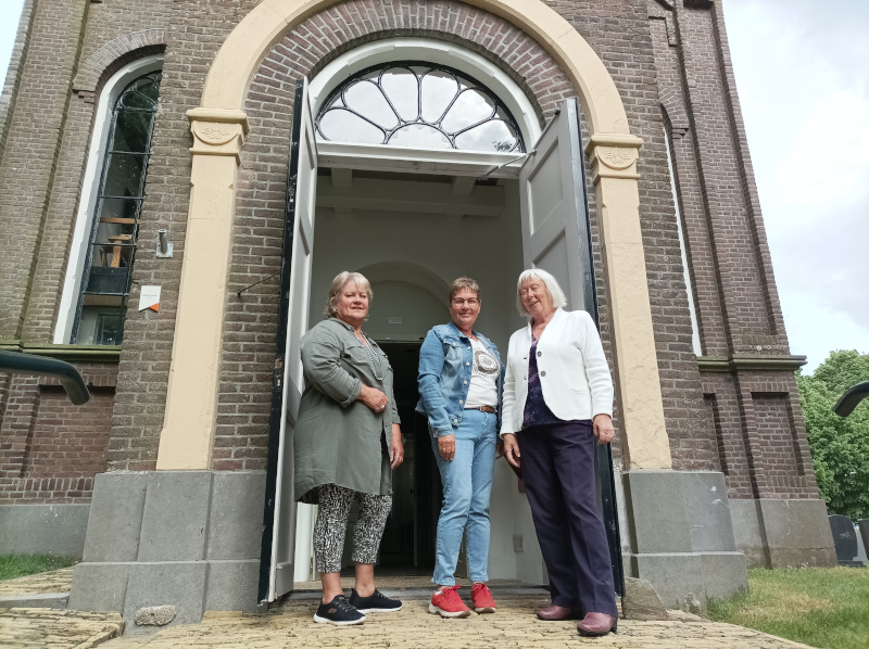 Van harte welkom bij... Liesbeth van Leeuwen, Riekie Holtrop en Hanni de Heer in Echten